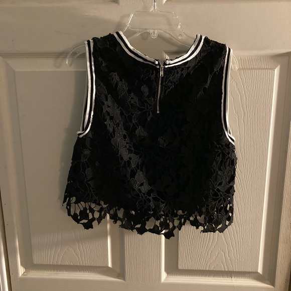 Black Sleeveless Crop Top. Size M - Picture 8 of 9